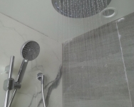 Shower-rail-and-LED-rain-head